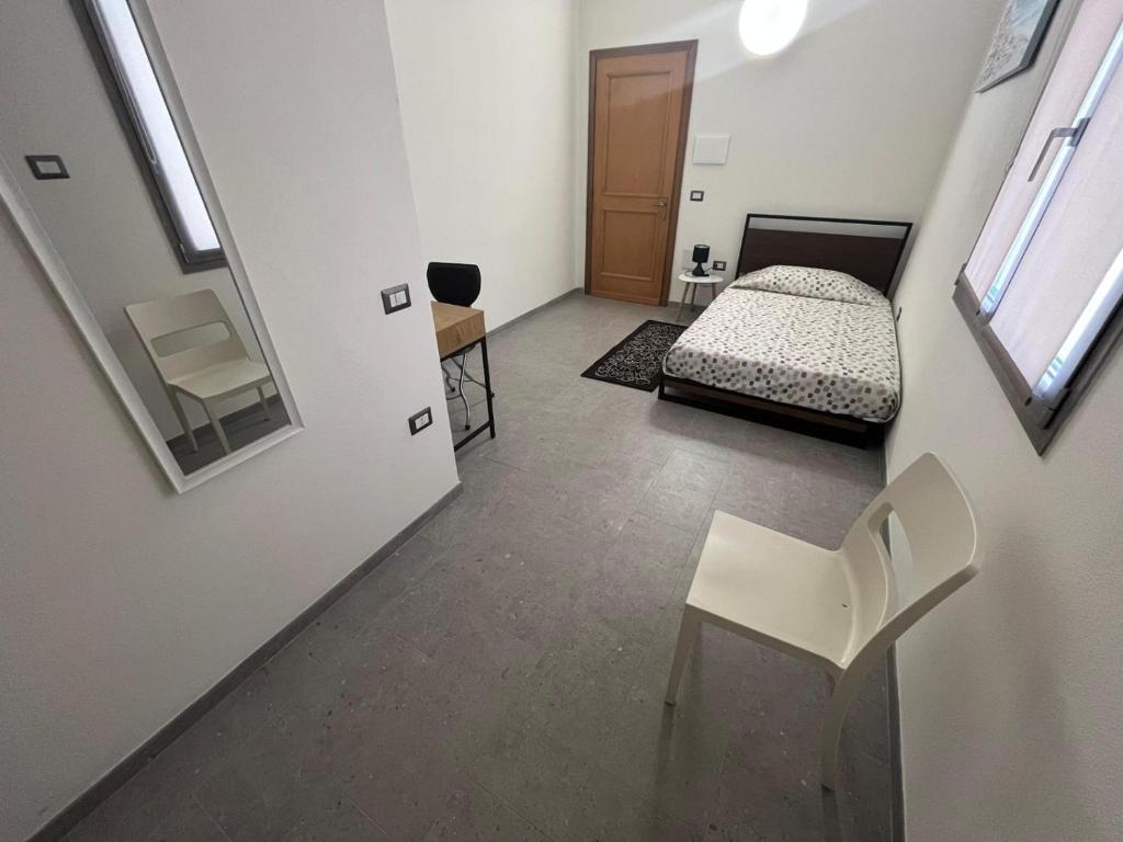 Baboe Affittacamere IUN F1037 - Single Room With Private External Bathroom