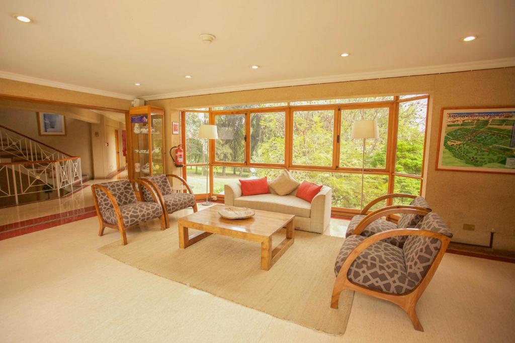 Hotel y Cabañas Palomar - Caja los Andes, San Felipe (precios ...