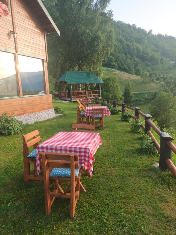 Zahrada ubytování Etno selo ŽURIĆ