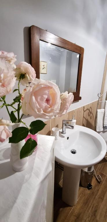 A bathroom at La Casa del Borgo Antico