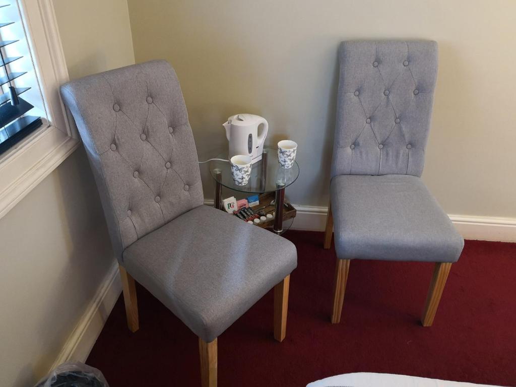 The Commercial Bar & Hotel - Resim 6