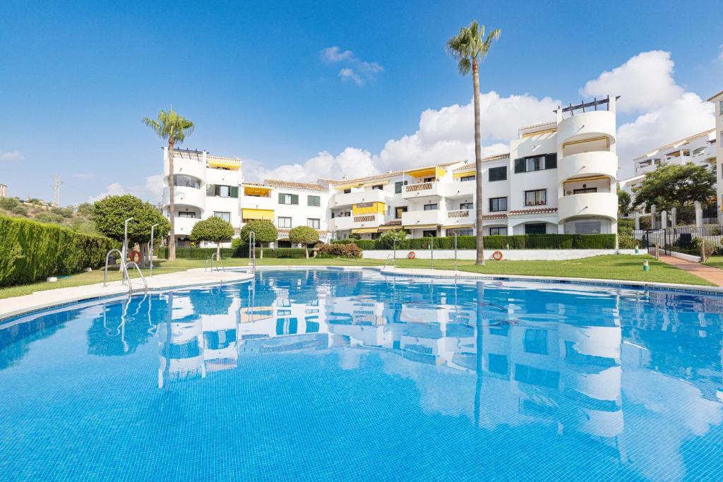 018 Pueblo El Jardin 2 bed apartment in Benalmadena with pool & garden