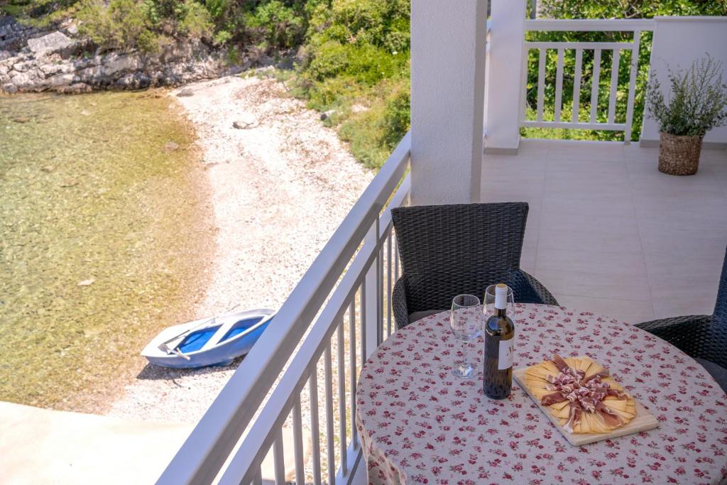 Zdjęcie z galerii obiektu Vacation home Jadranko w mieście Gdinj