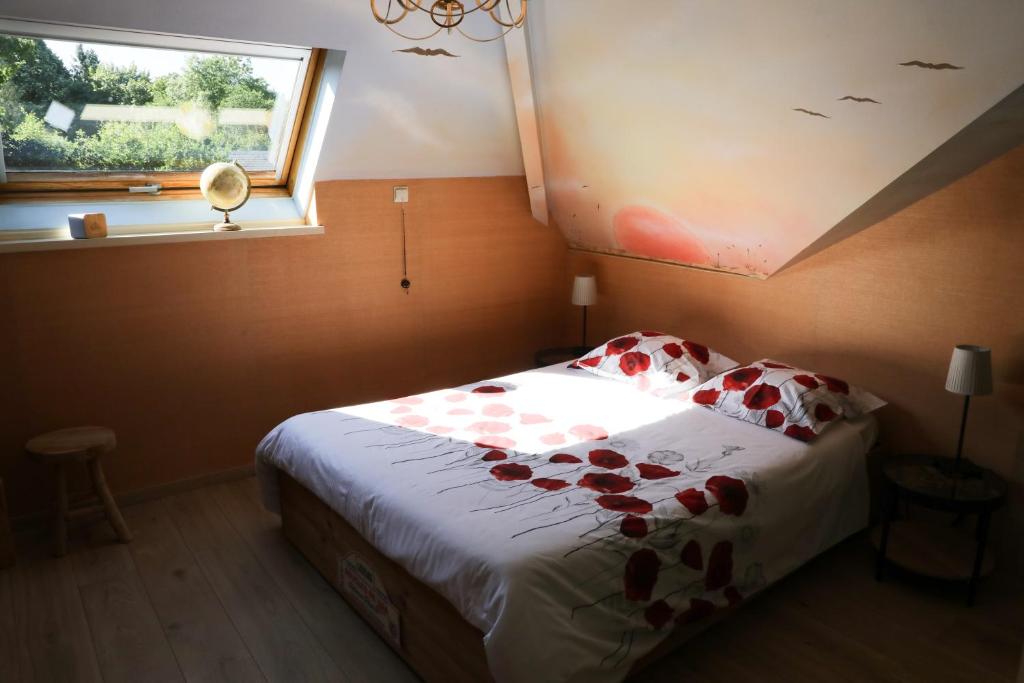 Postel nebo postele na pokoji v ubytování Au Temps de Spa - La Tour du Tonnelet