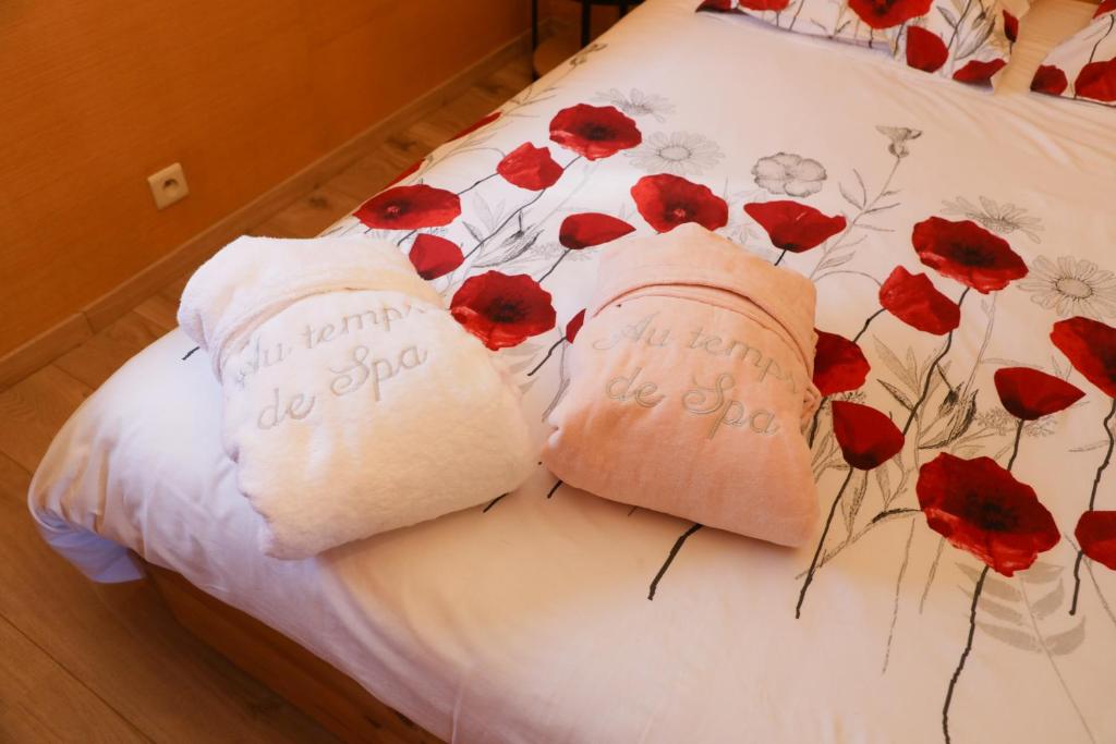 Postel nebo postele na pokoji v ubytování Au Temps de Spa - La Tour du Tonnelet