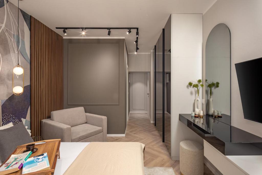 Upper Premium Apartments - 9