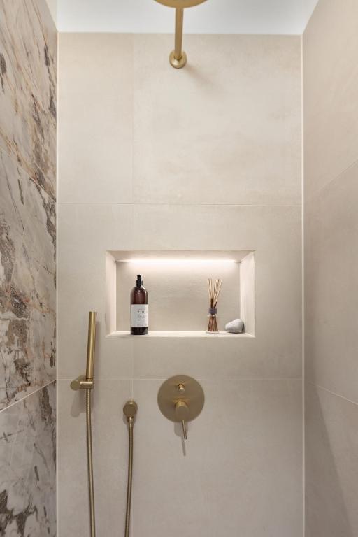 Upper Premium Apartments - 15