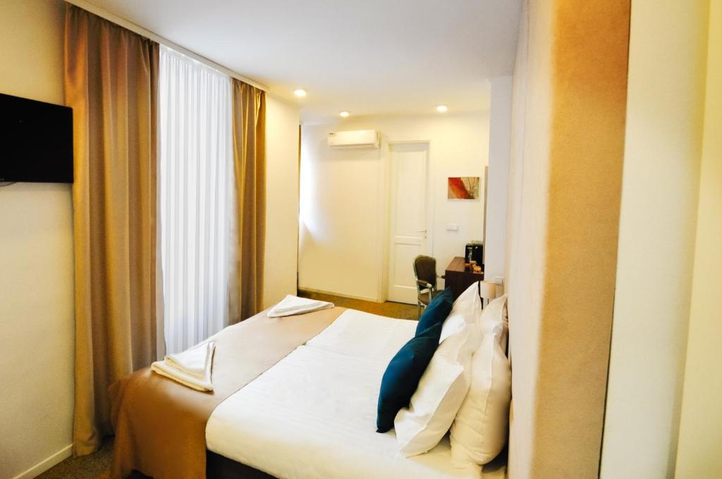 TV a/nebo společenská místnost v ubytování Heritage Hotel Petrakija