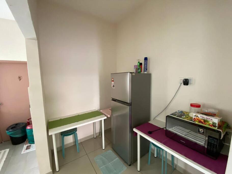 Kuchyň nebo kuchyňský kout v ubytování jm homestay semi d premium