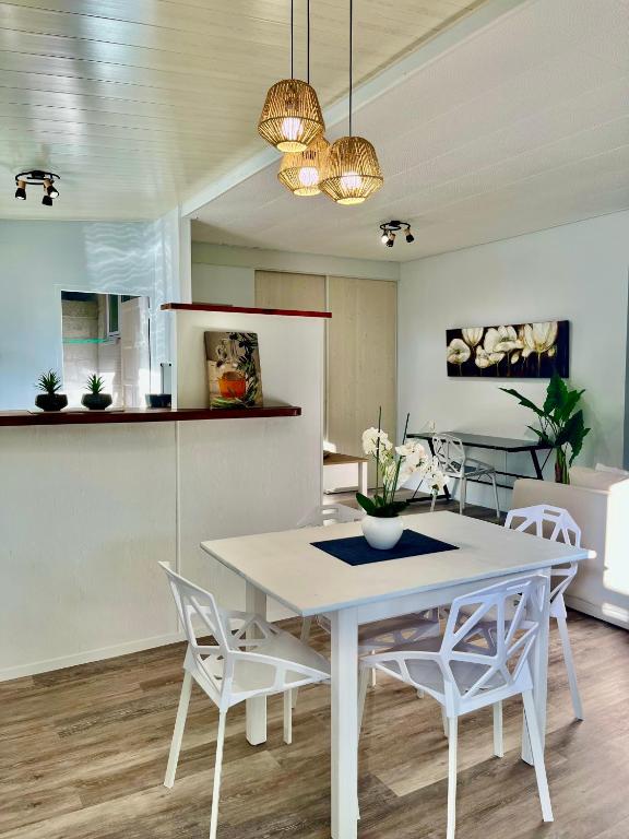 Fotografie z fotogalerie ubytování Tiaki Guesthouse - Cozy Modern Studio - 5min drive from the beach and Punaauia center v destinaci Punaauia