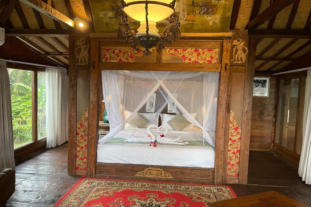 KTS - Kubu Tepi Sawah - Heritage Met één Slaapkamer Houten Bungalow