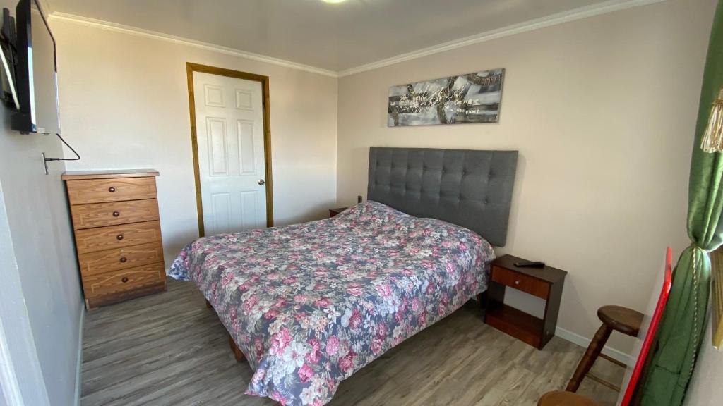 Postelja oz. postelje v sobi nastanitve Hostal AGUSTÍN atendemos a particulares y empresas