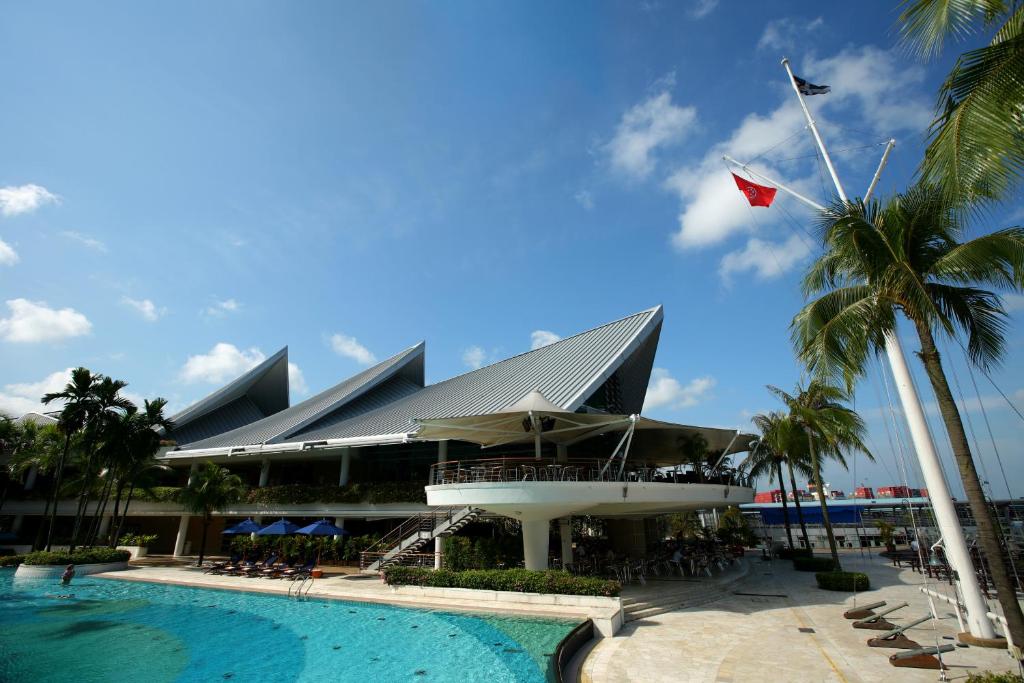 فضای داخلی Republic of Singapore Yacht Club در سنگاپور - تصویر ۳