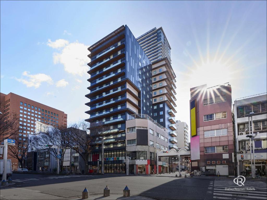 une assemblage d’une ville avec de grands bâtiments dans l'établissement Daiwa Roynet Hotel Nagoya Fushimi, à Nagoya