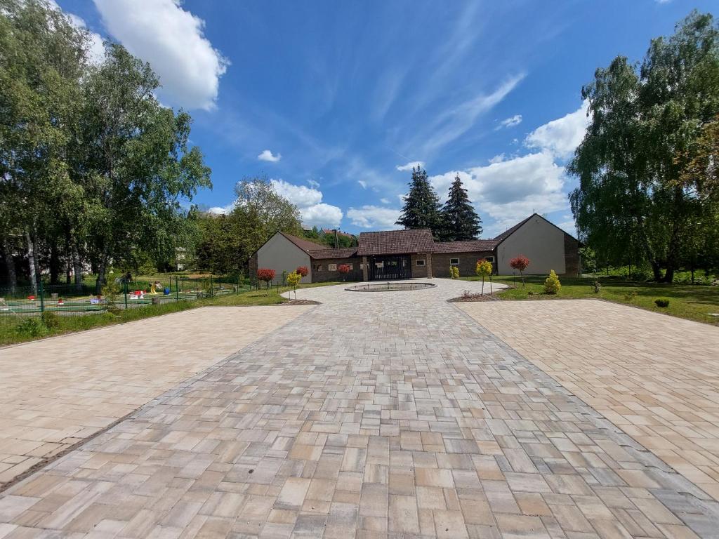Budova, v ktorej sa apartmán nachádza