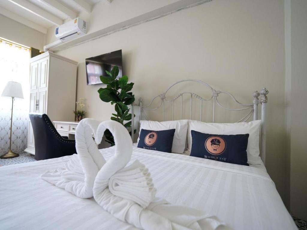 2499 Heritage Chinatown Bangkok Hotel By RoomQuest - Superior Queen Room