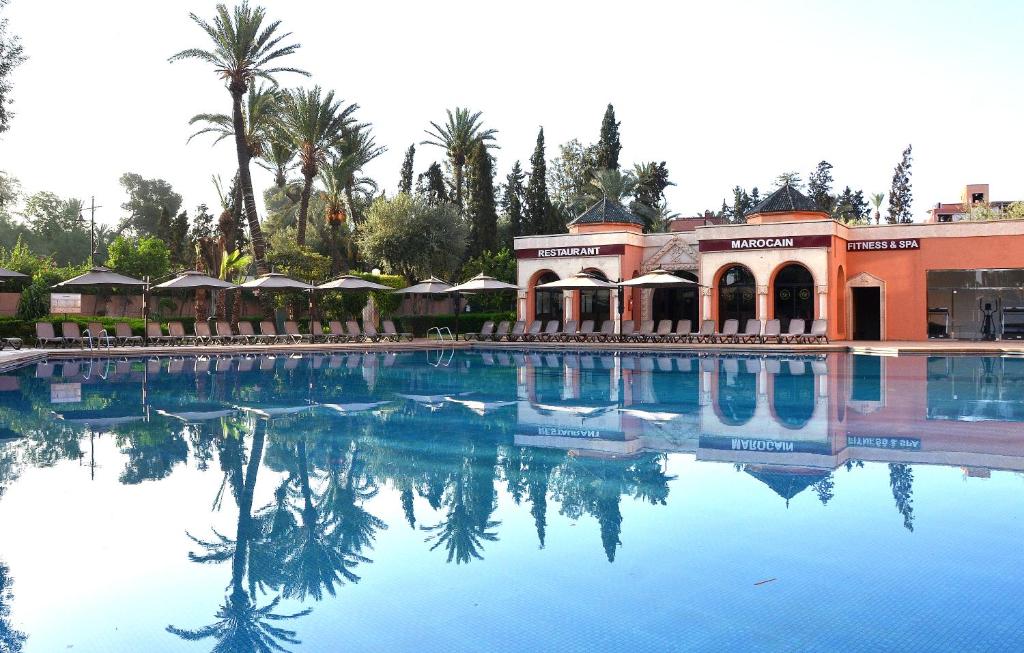 Bazén v ubytování Royal Mirage Deluxe nebo v jeho okolí