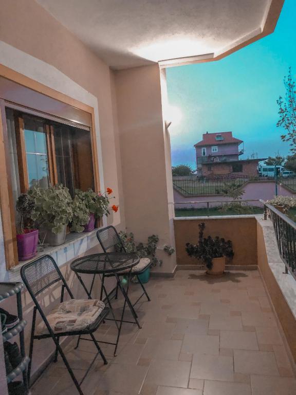 Balkón nebo terasa v ubytování Camping & Guest House Herges