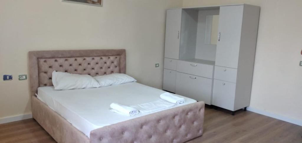 HOTEL CAUSHI - Image 8