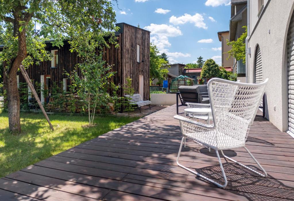Zahrada ubytování Tiny House, podkrovní apartmán a apartmán s výhledem do zahrady