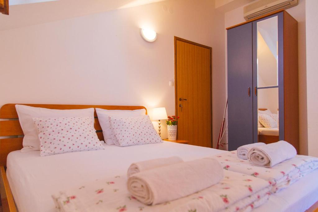 Inn by the River - Studio Apartment