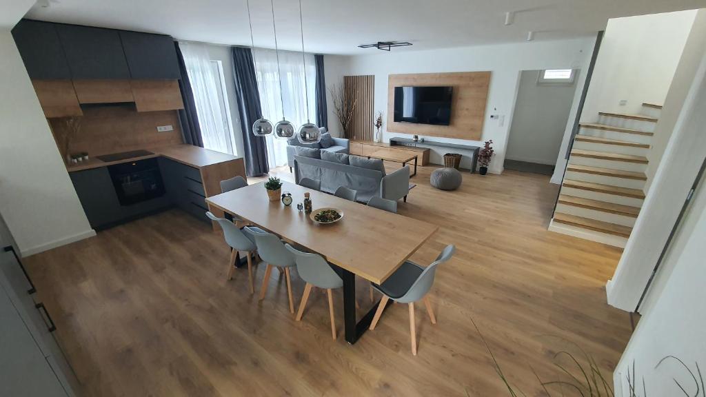 Kuchyň nebo kuchyňský kout v ubytování Velence Lakeside Pool House