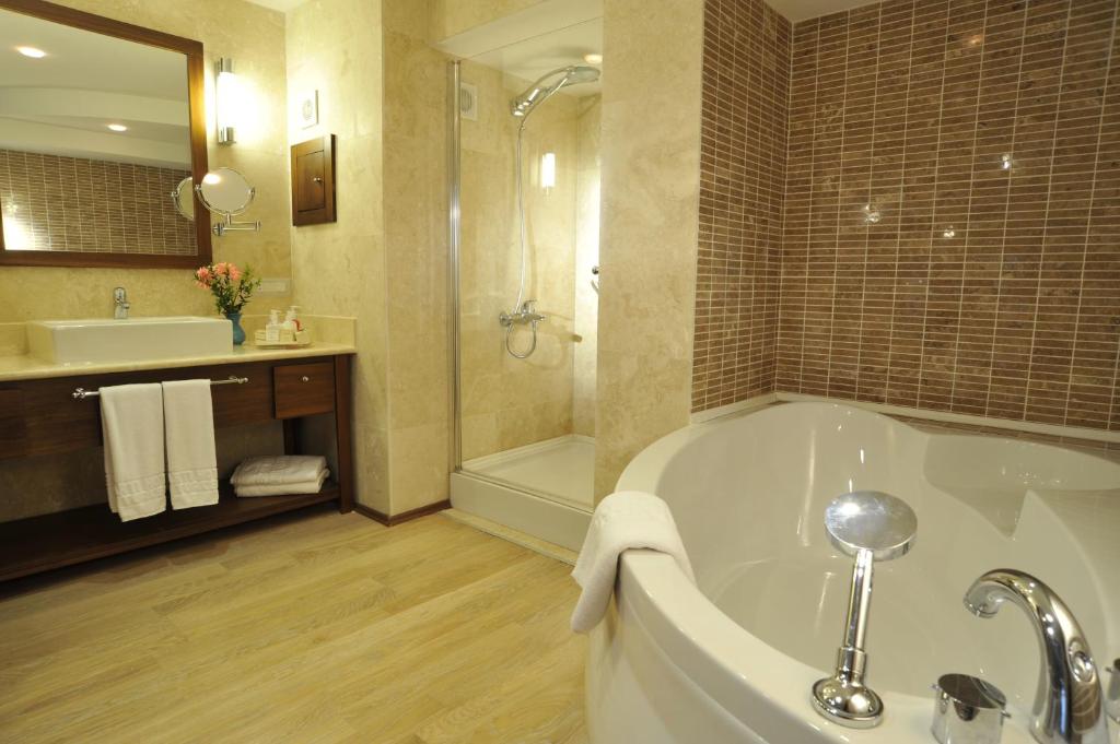 Marti Resort Deluxe Hotel - Suite De Dos Dormitorios