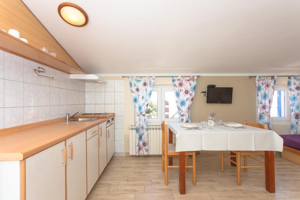 Pansion Pirat - Studio -appartement Met Eigen Badkamer