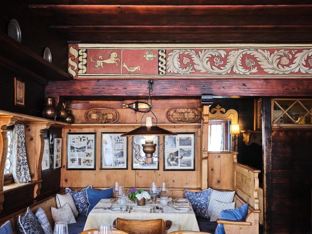 Restaurace v ubytování Hotel Chesa Grischuna