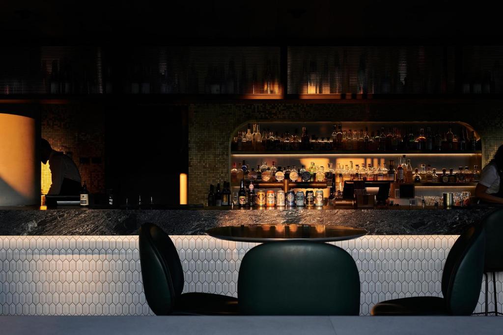 Midnight Hotel, Autograph Collection - Resim 39