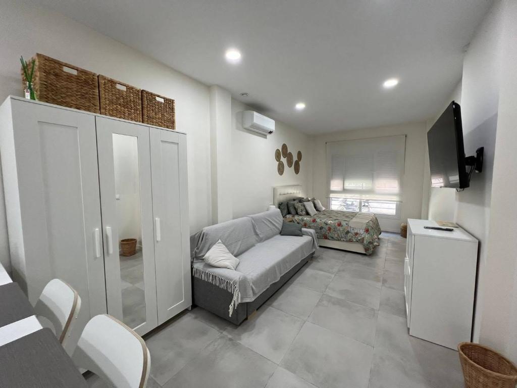 Centro Estudio Trinidad Málaga 3 - 11