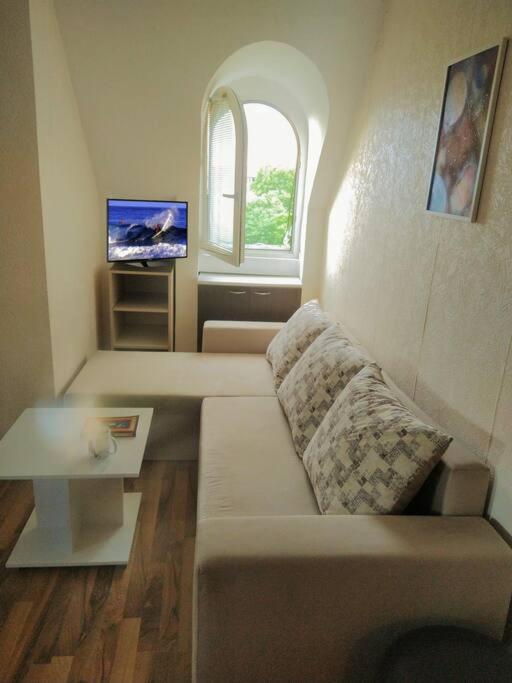 Cozy Apartment with Terrace Near the Beach and Park