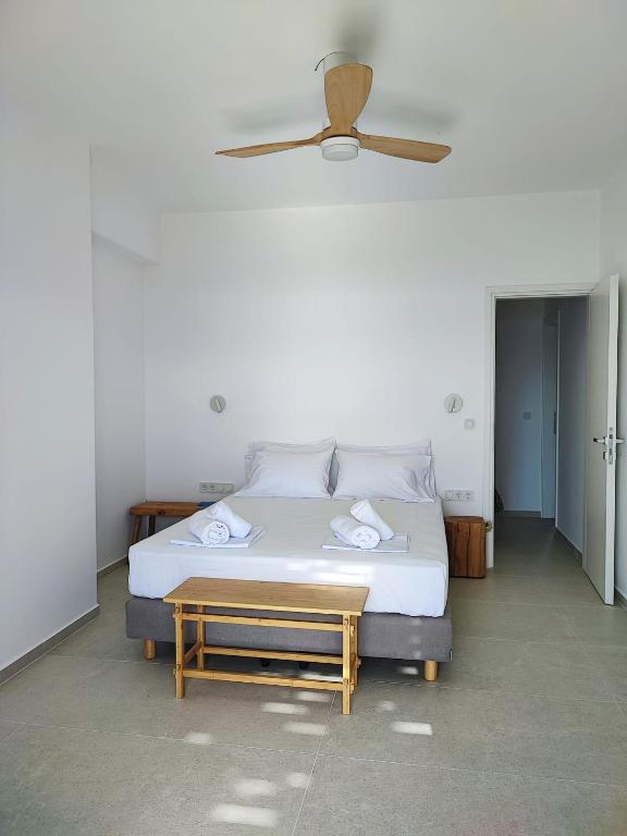 Postel nebo postele na pokoji v ubytování Margo Seaview Antiparos