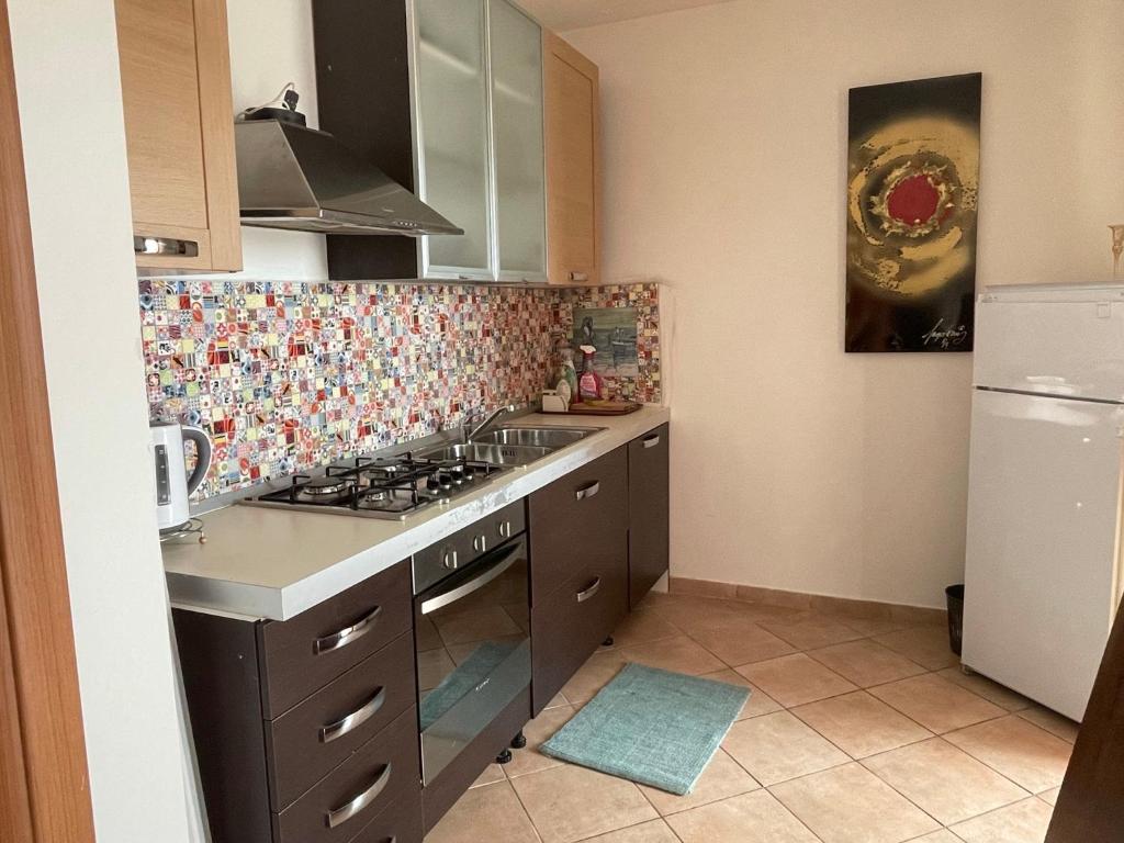 Kuchnia lub aneks kuchenny w obiekcie Casavacanze Valleverde a Mosciano Sant'Angelo