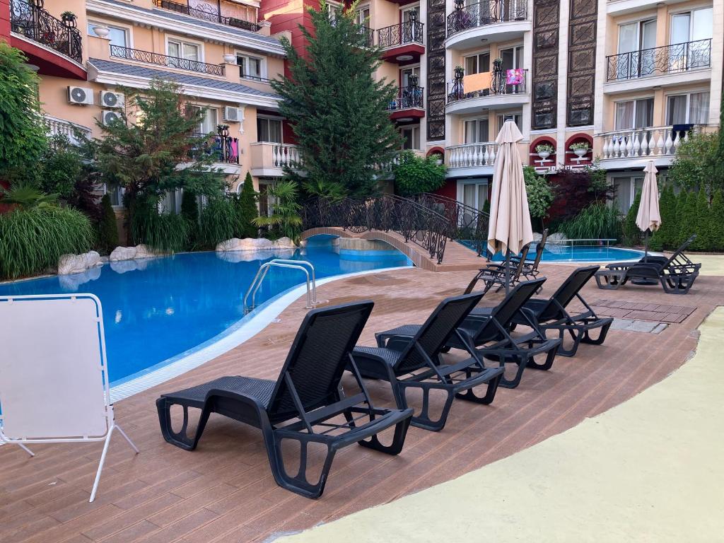 Bazén v ubytování MESSEMBRIA RESORT nebo v jeho okolí
