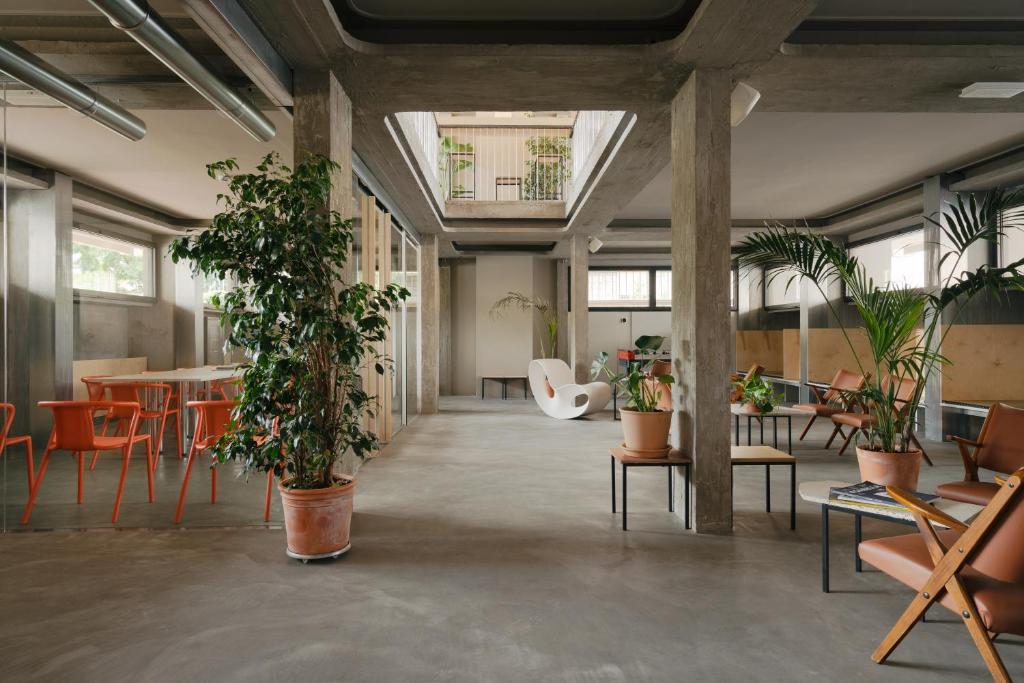 Istumisnurk majutusasutuses 'RE-Dama Hostel
