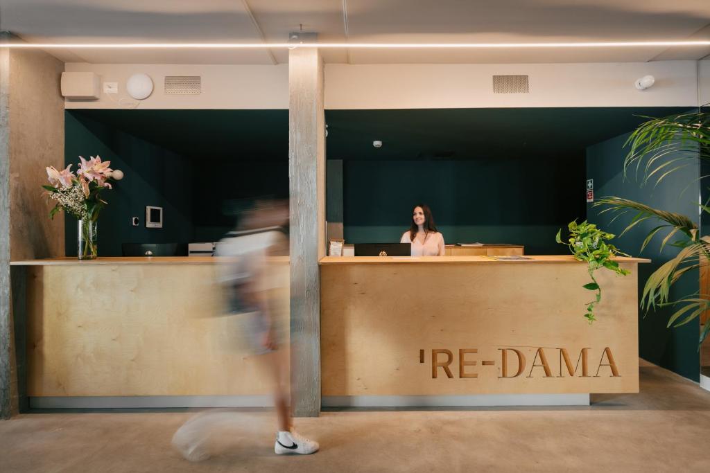 Fuajee või vastuvõtt majutusasutuses 'RE-Dama Hostel