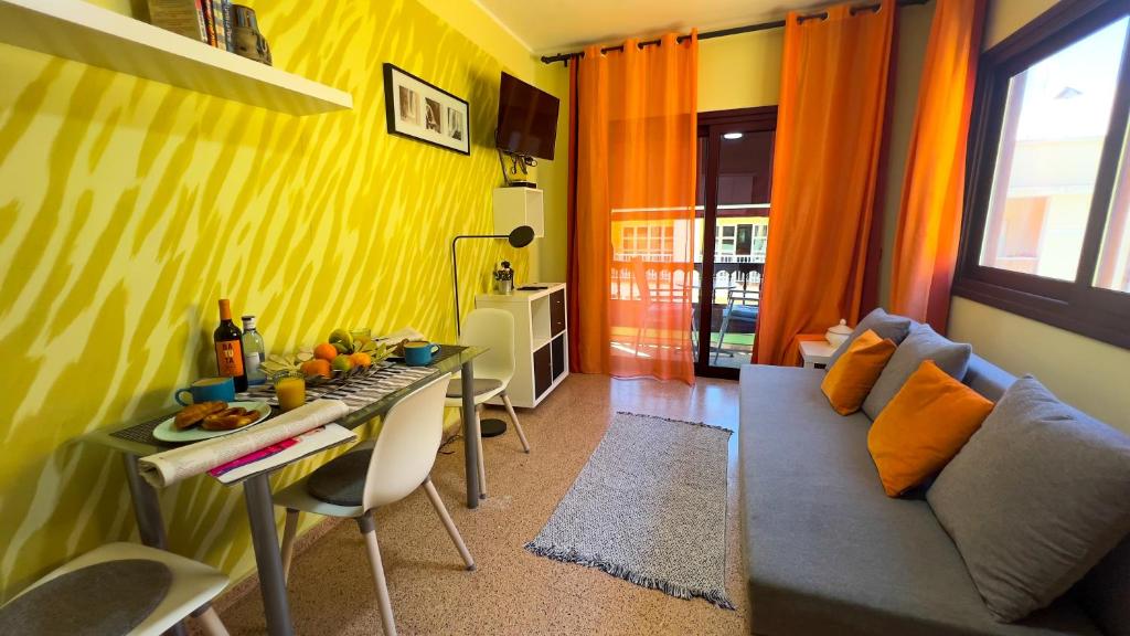 Apartamentos Mesa - One-Bedroom Apartment With Balcony (2-3 Adults)