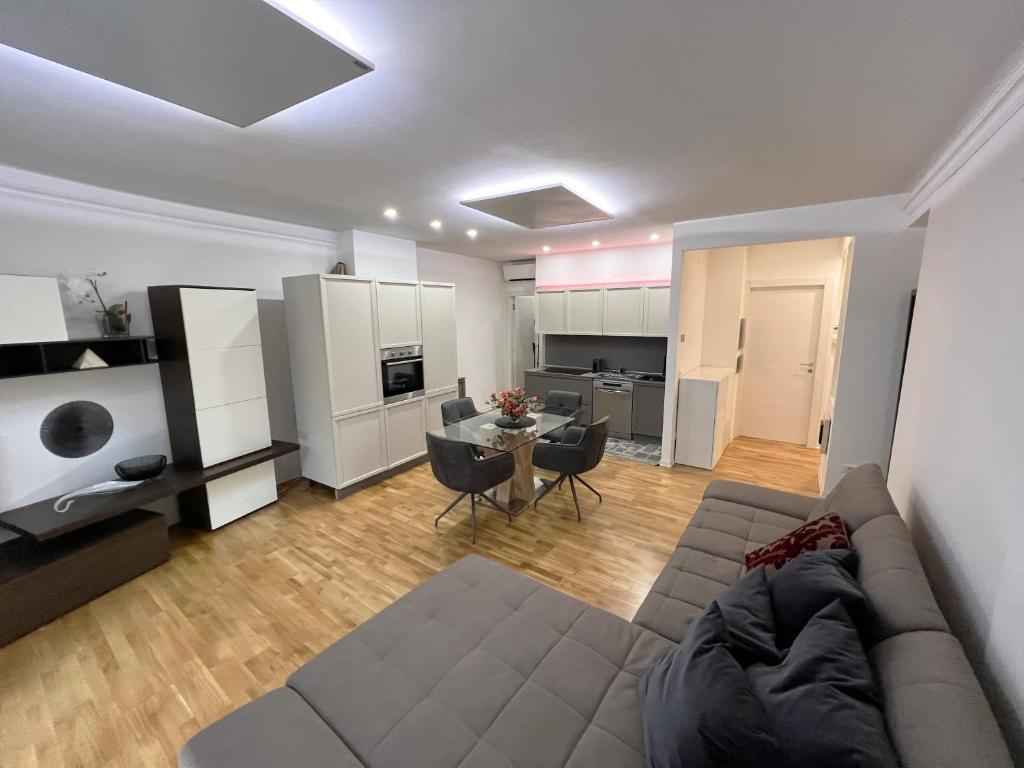 Trieste 411 - Rooms & Apartments - Two-Bedroom Apartment