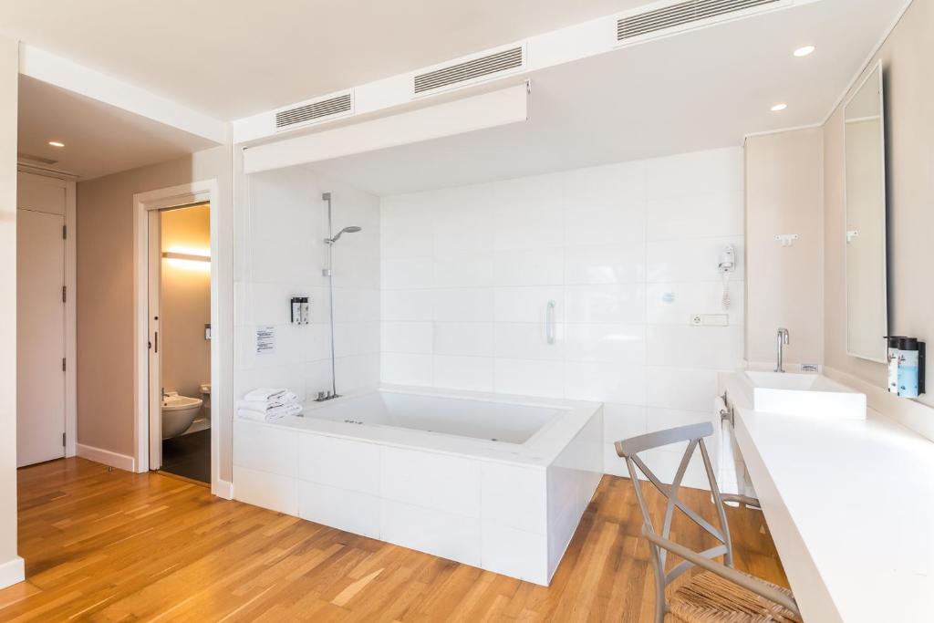 Meraki Beach Hotel - Adults Only, Playa Pobla de Farnals ...