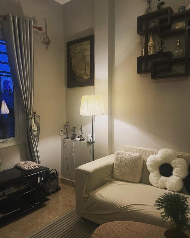 Khu vực ghế ngồi tại Nai Homestay