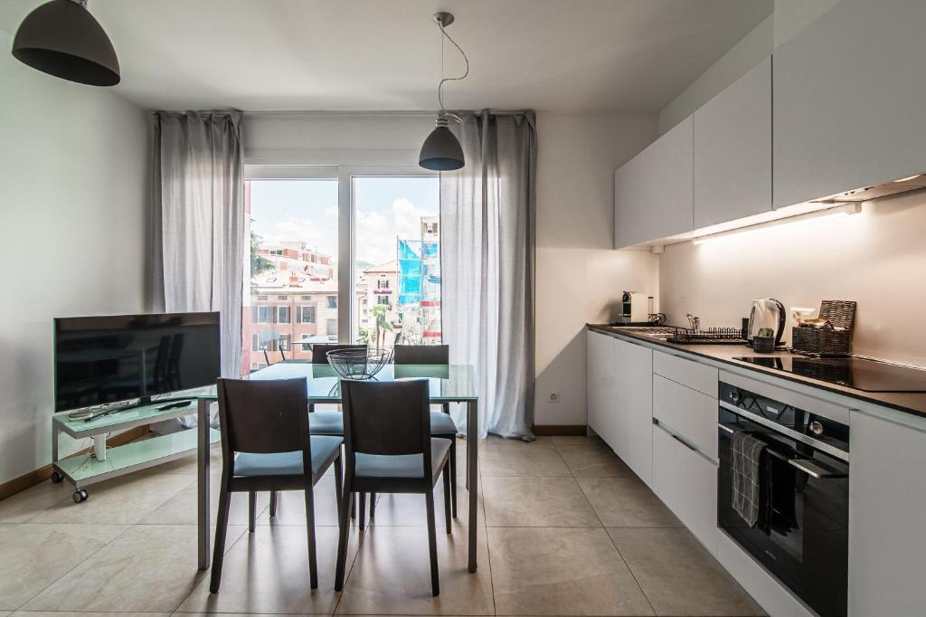 Roggia Apartments by Quokka 360 - central flats with parking space - Apartment With Balcony