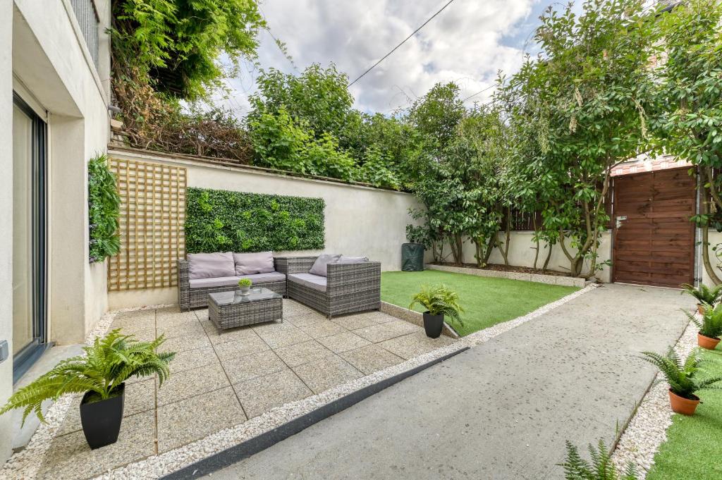 Picture of Ground Floor Apartment Garden Ideas | Floor Roma