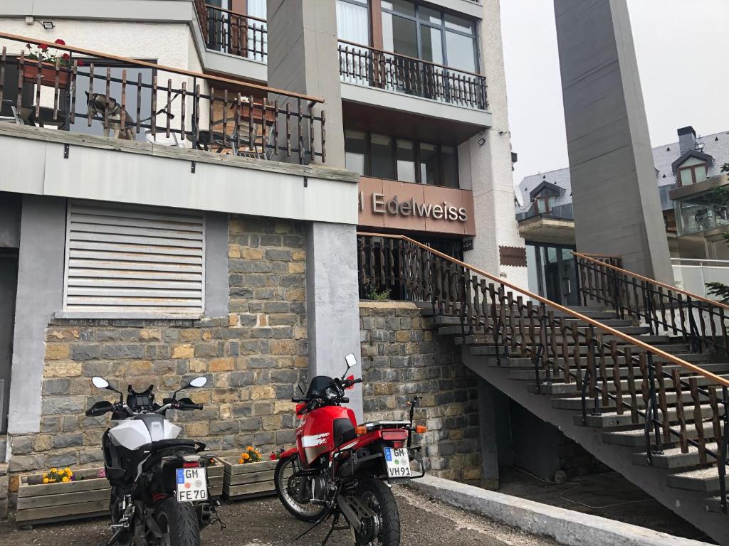 Jízda na kole v ubytování Hotel Edelweiss Candanchú nebo okolí