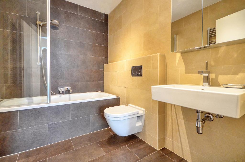 A bathroom at Apartment Leon - by Alpen Apartments