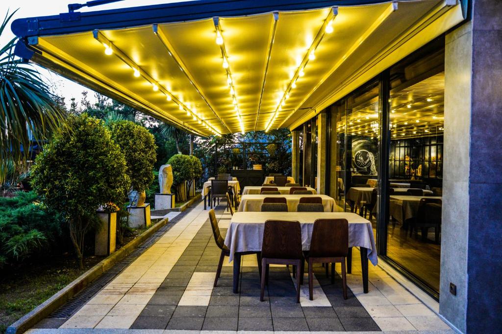 Restaurace v ubytování Gonio Inn
