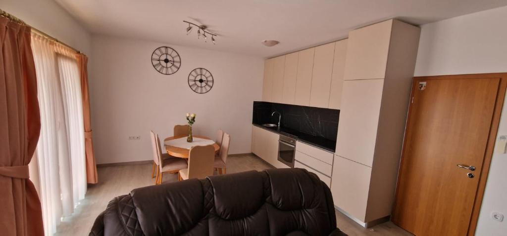 Televízia a/alebo spoločenská miestnosť v ubytovaní Apartments Stengl