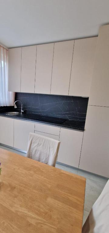 Kuchyňa alebo kuchynka v ubytovaní Apartments Stengl