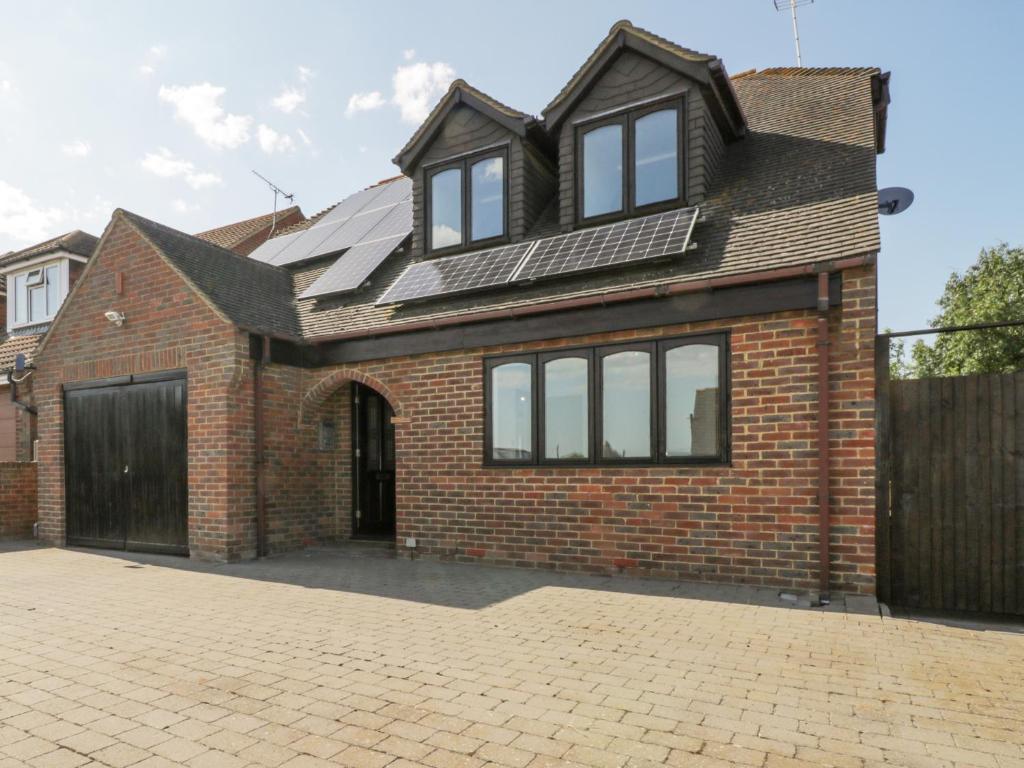 Amazing Cottage, Sheerness (updated prices 2024)