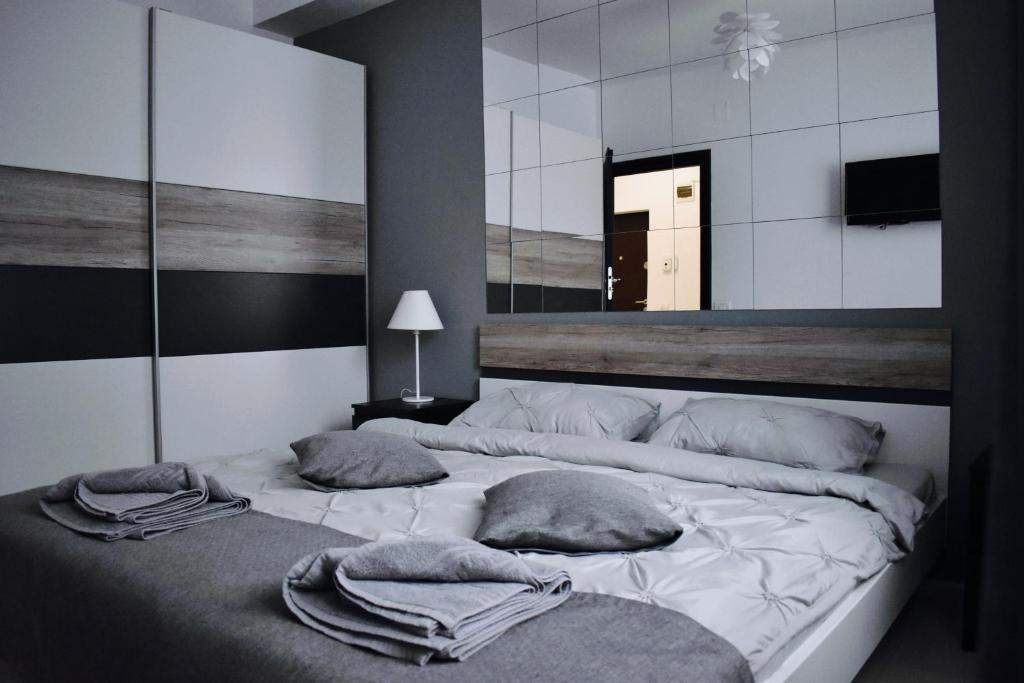 Suitetrails - Etalon Airport Apartments